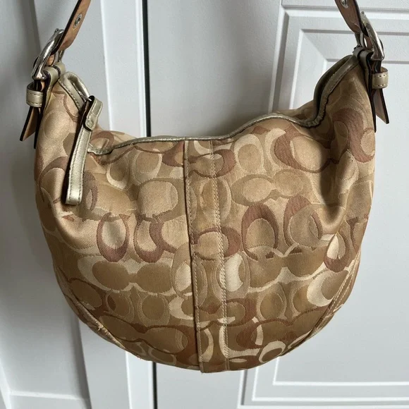 Large Coach Handbag - Picture 8 of 9